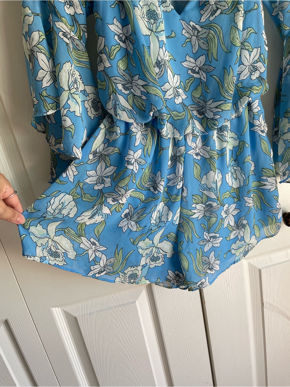 NWT Lush Blue Floral Off-Shoulder Flutter Sleeve Romper - Picture 3 of 5